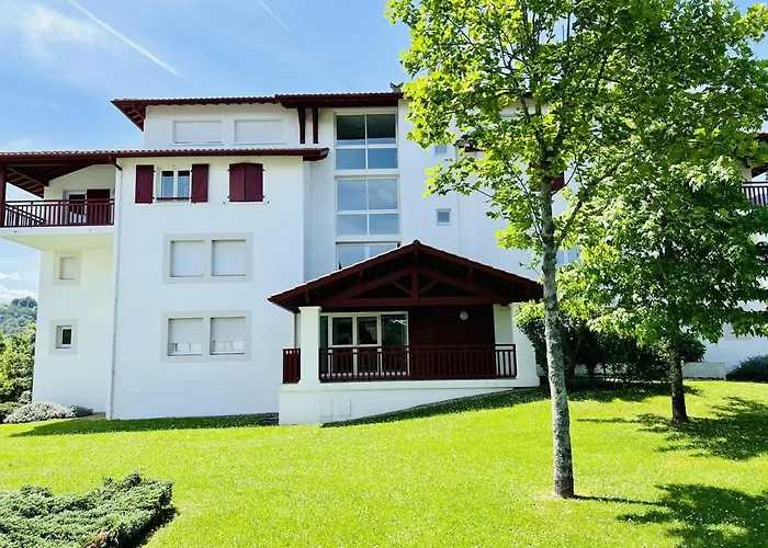 Cambo-les-bains, T2 Avec Terrasse, Parking Privatif, Pour 2 Personnes - Fr-1-495-14 *